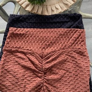 2 PACK Shosho ruched honeycomb TikTok leggings. Rust orange and Black. XL